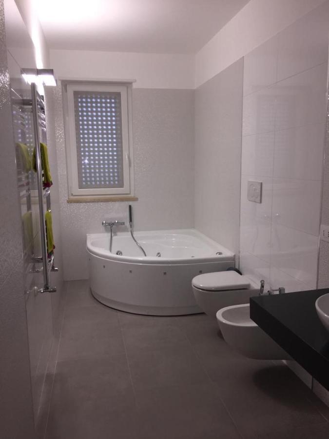 Sea View Apartment โมโนโปลี ภายนอก รูปภาพ