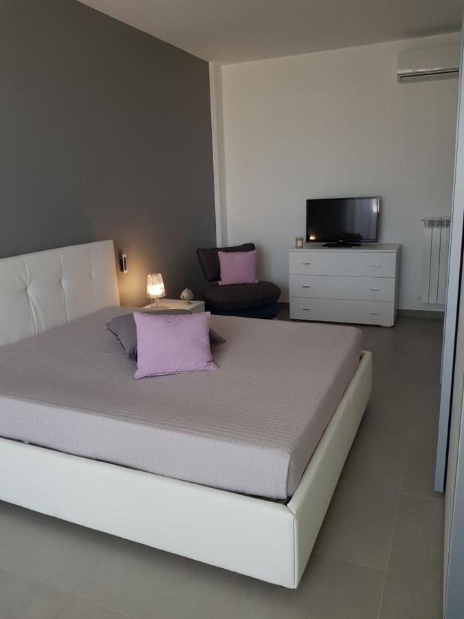 Sea View Apartment โมโนโปลี ภายนอก รูปภาพ